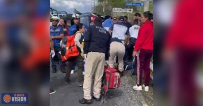 Gobierno de Michoacán atiende a lesionados en accidente de carretera Morelia-México