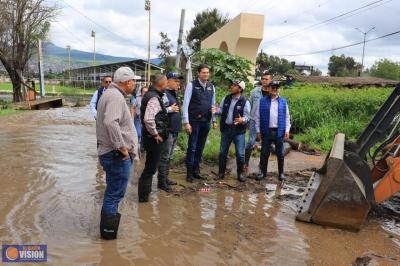 Supervisa Alfonso Martínez, trabajos de limpieza y desazolve