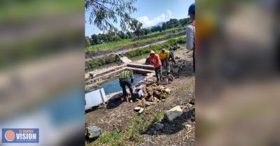 Sader entrega cemento para obras de conservación de manantiales en Urandén