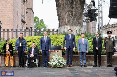 Encabeza Bedolla homenaje a víctimas del 15 de septiembre