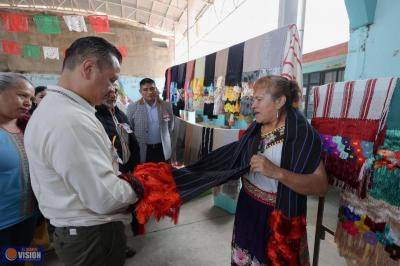 Inaugura Torres Piña primera Feria del Rebozo de Ahuiran