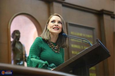 Impulsa Nalleli Pedraza escribir  "Claudia Sheinbaum Primera Presidenta de México" en el Congreso 