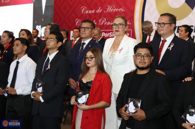 Galardonados del Premio Padre de la Patria, deben ser líderes de proyectos: Yarabí Ávila