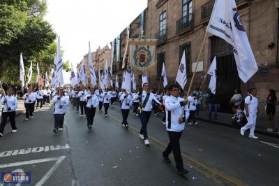 UMSNH muestra su talento deportivo en desfile por el 114 aniversario de la Revolución Mexicana