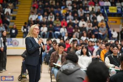 A poner todo el empeño para ingresar a la UMSNH, invita Rectora a aspirantes que lo presentan exámen