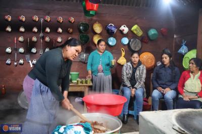 Celeste Ascencio reconoce organización comunitaria y refrenda su compromiso con Meseta Purépecha