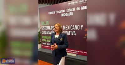 Inaugura con éxito Lety Valenzuela el taller “Sistema Político Mexicano y Ciudadanía Participativa” 