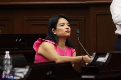 Impulsa Eréndira Isauro remuneración justa y derechos sociales para las familias artesanas